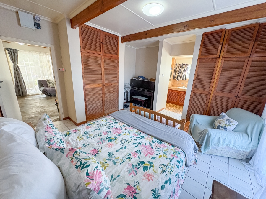 5 Bedroom Property for Sale in Quigney Eastern Cape